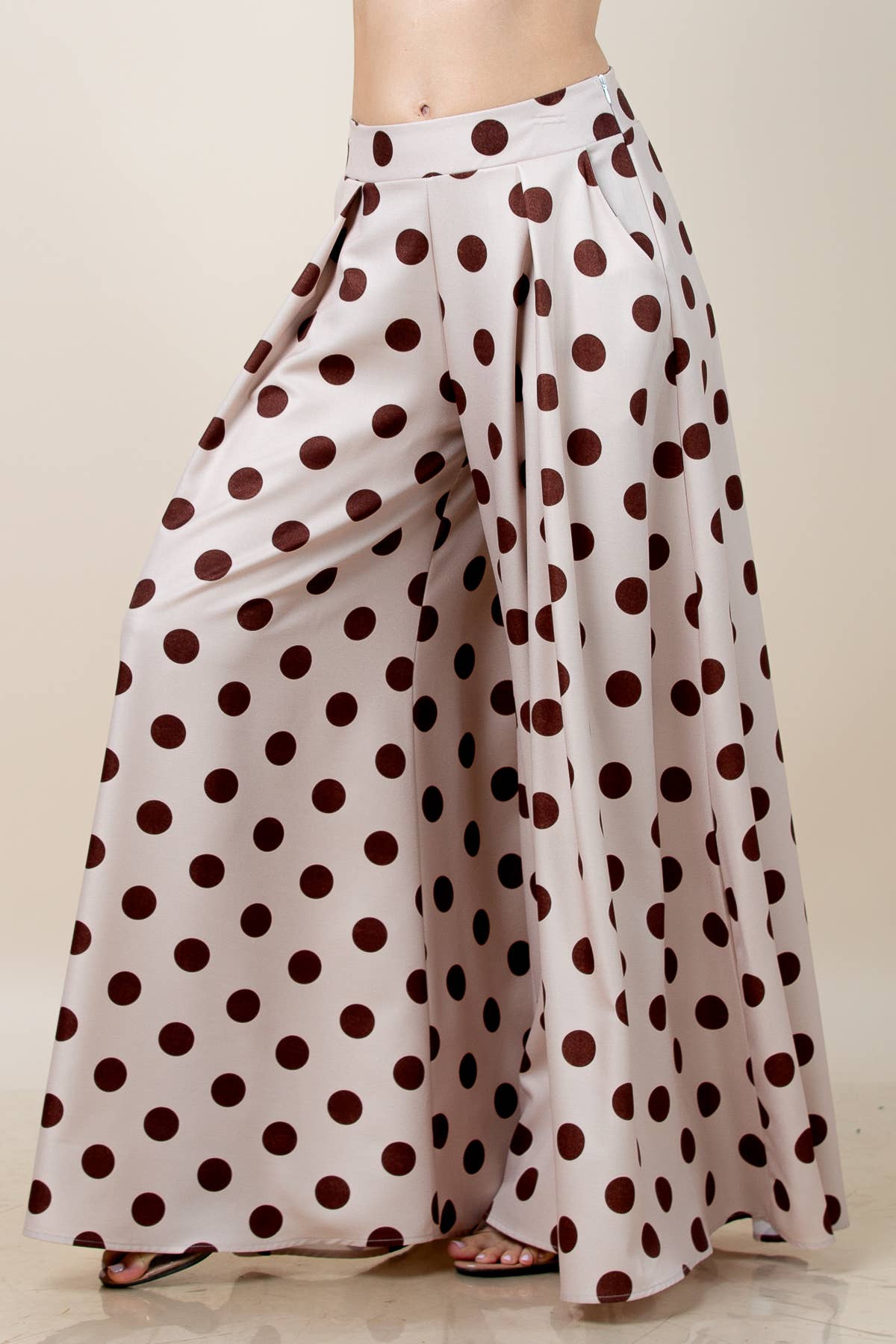 Stampa P919-5478A-Pantaloni Palazzo a Gamba Larga a Pois Cioccolato Lidia in vendita all'ingrosso su Faire3