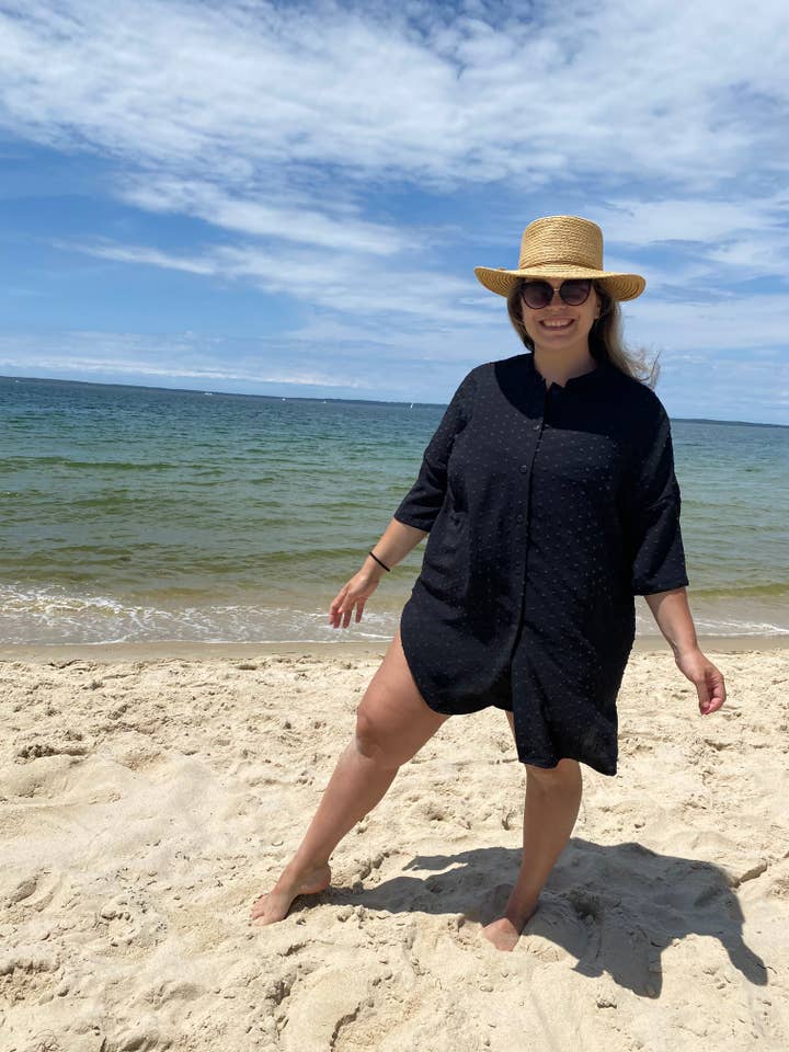 Lacy Swiss Dot Sort Tunika Shirtdress for engroshandel hos CONRADO®