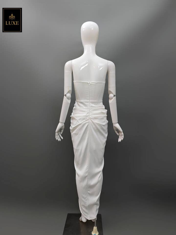 AlexyDesings – wholesale Klänning - Dam – Draperad klänning med slits framtill och bystier.2