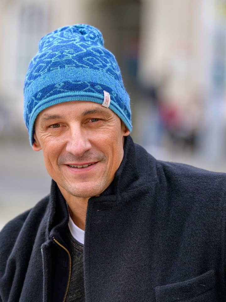 Jacquard hood for wholesale by Alpaka Exklusiv GmbH