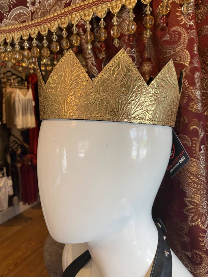 Corona in pelle - Metallizzata (disponibile in 4 colori) per la vendita all'ingrosso da parte di The Montrose Forge