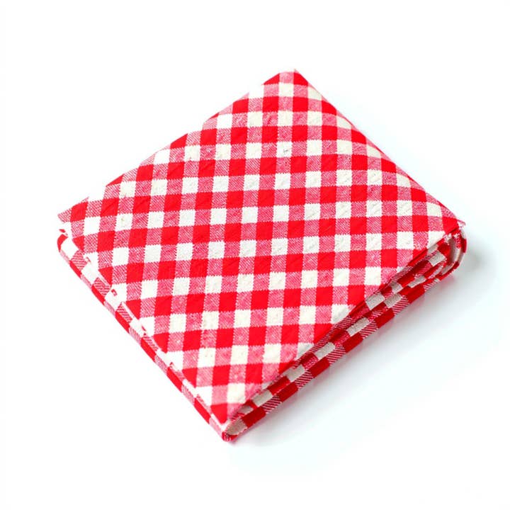 Dainty Daisy Print Tablecloth with Soft Neutral Background for wholesale by AK Brand