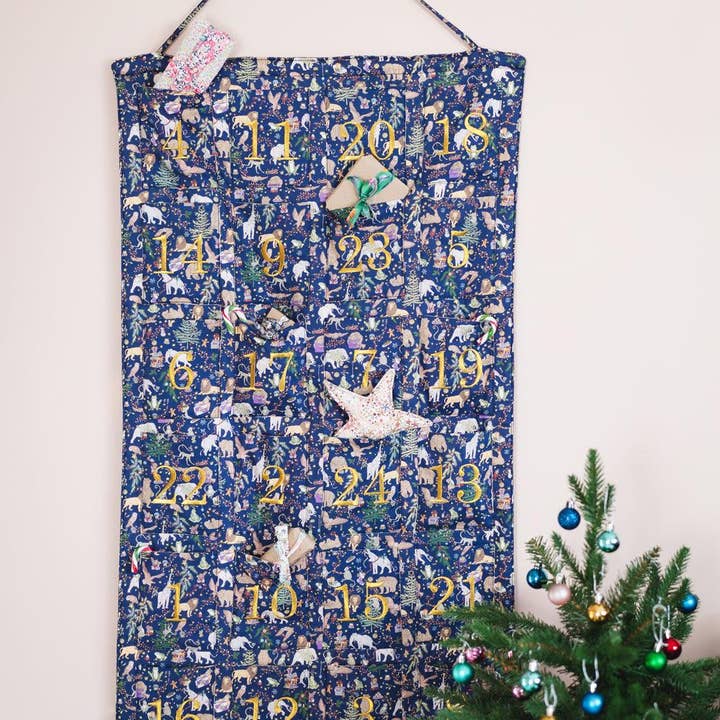 Coco & Wolf - Vendita all'ingrosso Calendario dell'avvento - Calendario dell'Avvento riutilizzabile realizzato con tessuto Liberty NATALE