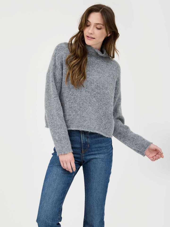 Blu Pepper - Wholesale Knit Sweater - Women's - TURTLENECK LONG SLEEVE KNIT SWEATER