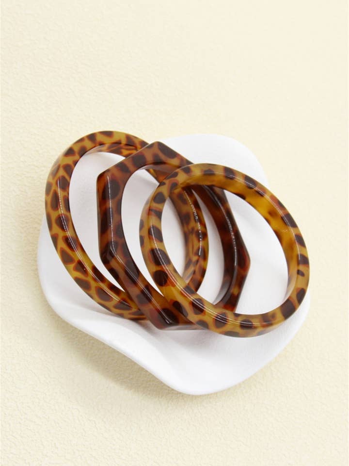 Set of 3 leopard resin bracelets – trendy accessory & for wholesale by BELLISSIMA BIJOUX