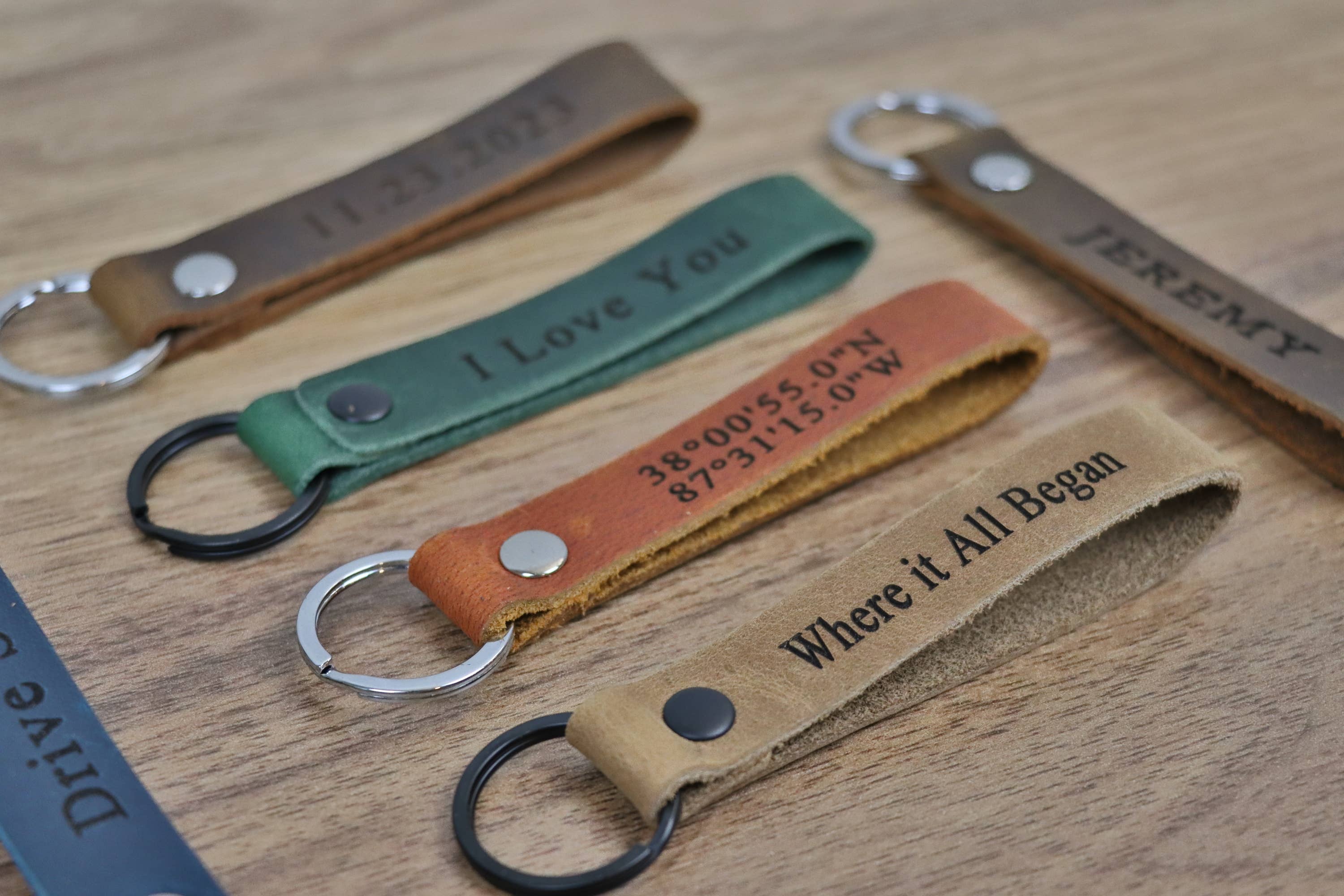 TAMEDUS – wholesale Keychain – Unisex – SLIM LEATHER KEYCHAIN4