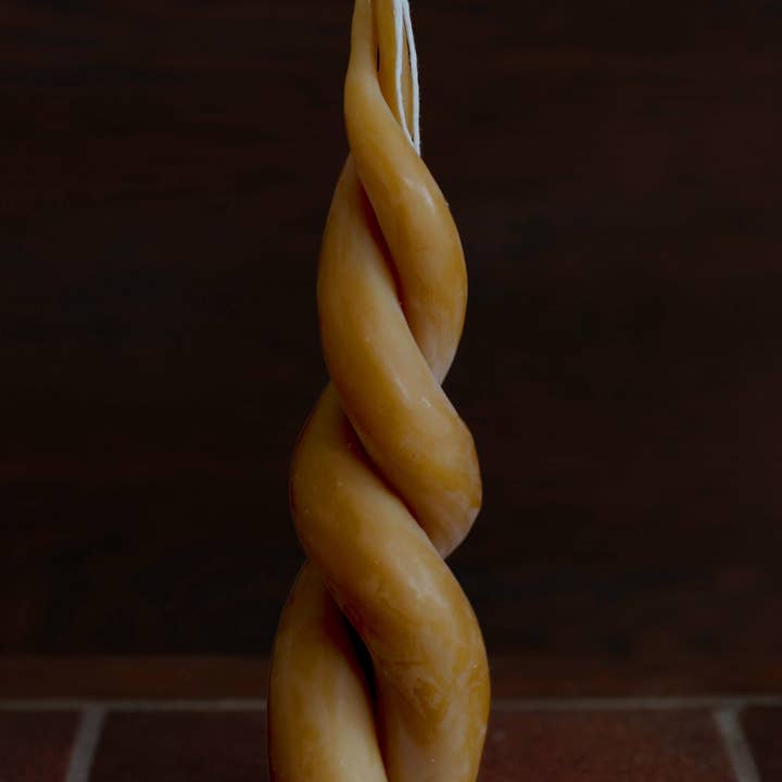 Studio Tutti - Wholesale Novelty Candle - Abrazo Artisanal Candle - Ochre