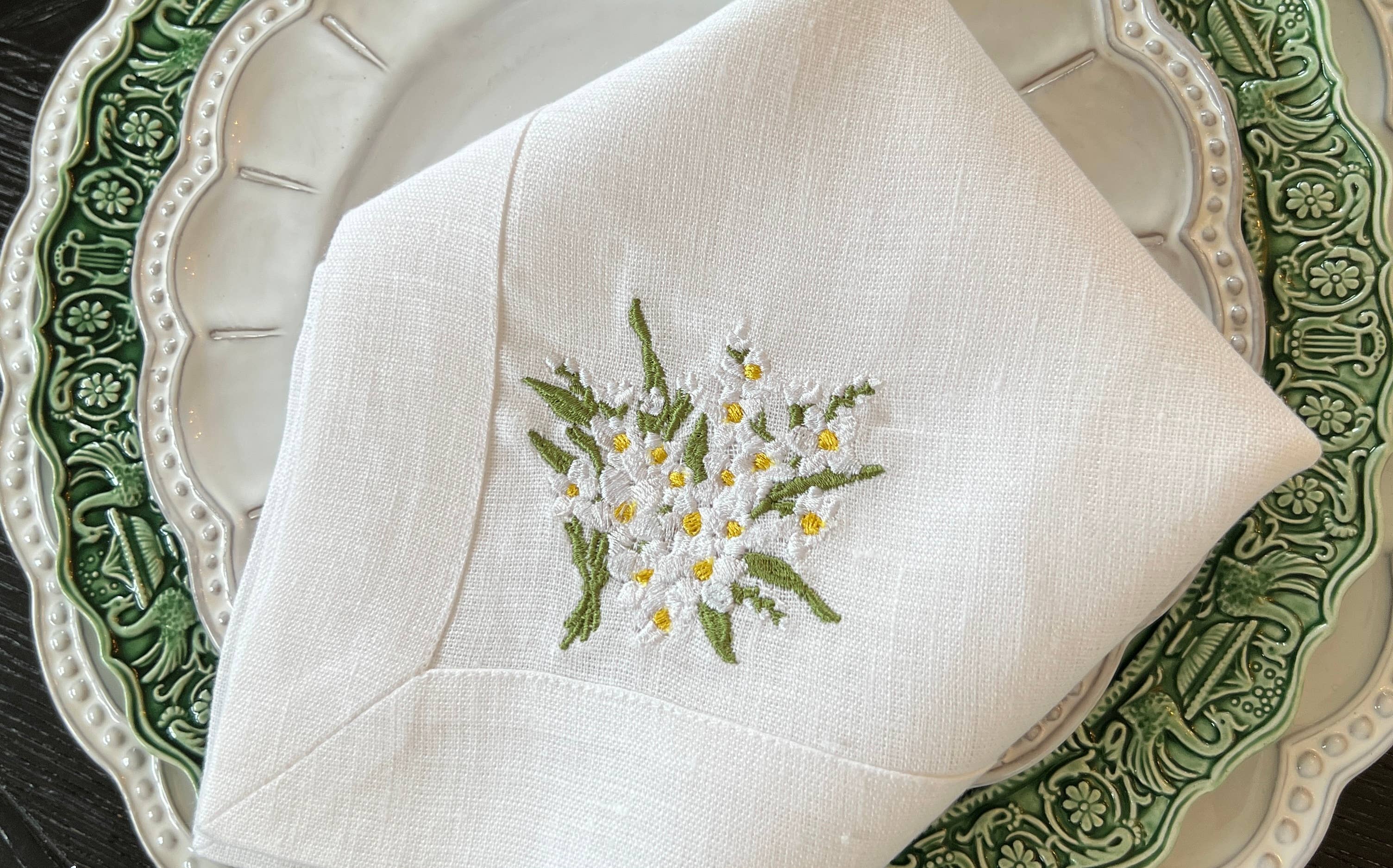 Arte Italica & Crown Linen Designs – Großhandel Papier- & Stoffserviette – Daisy Bouquet Große Serviette3