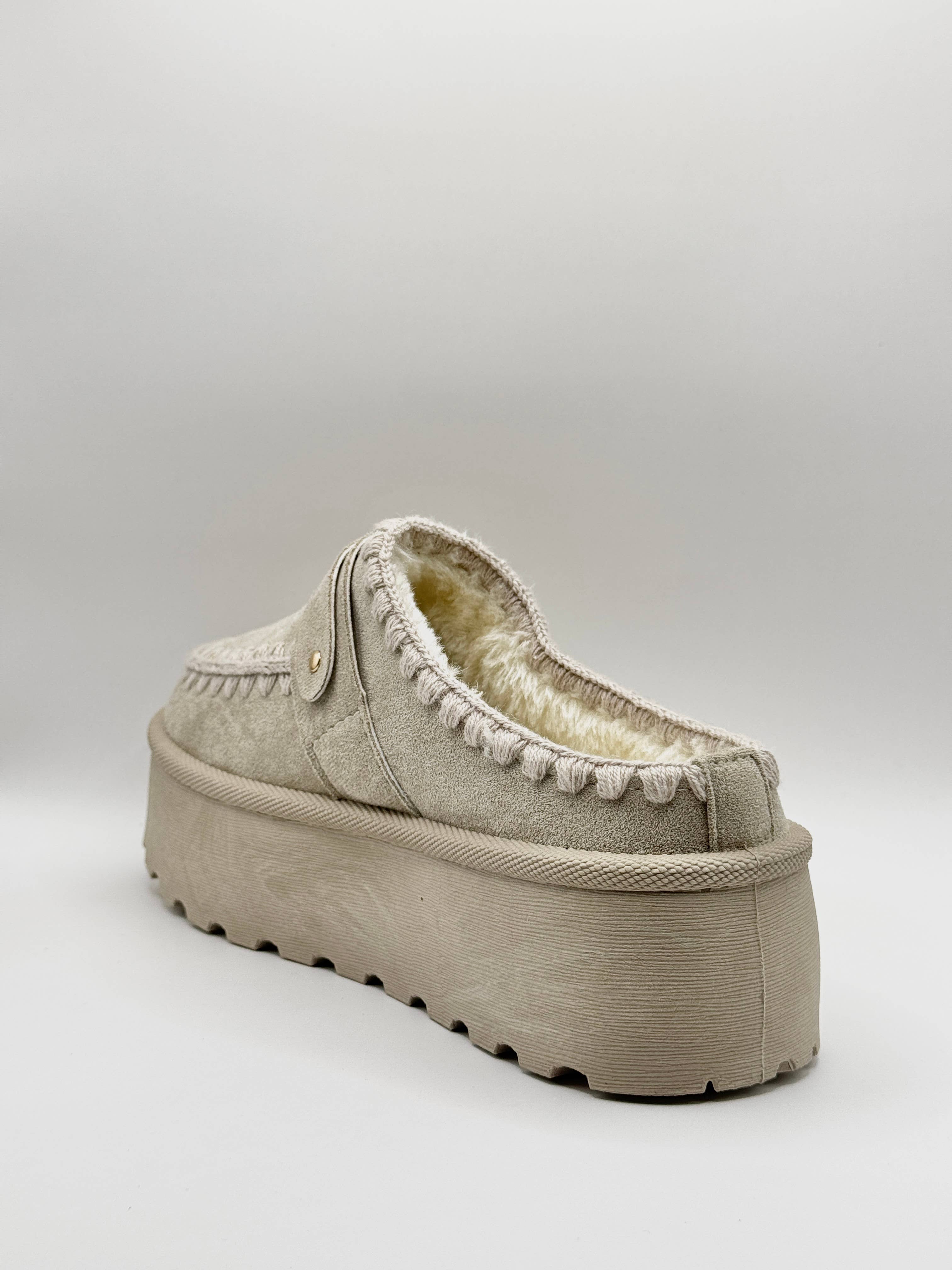 WILADY - Wholesale Clogs - Women's - Fur clogs and patterns11