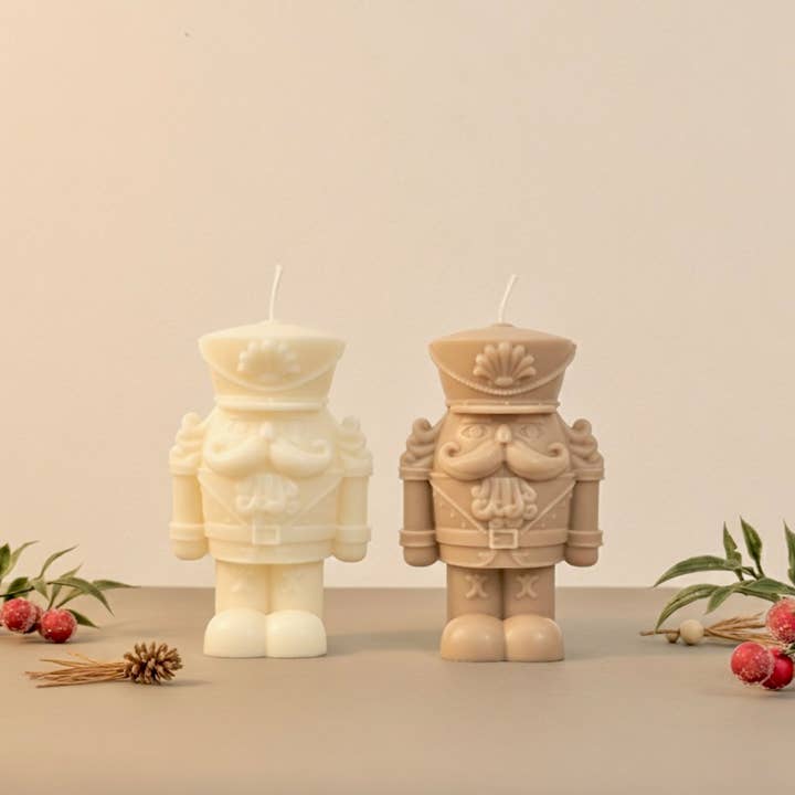 Eli and Things - Wholesale Novelty candle - Large Christmas Nutcracker Candle - Christmas Scented Candle2