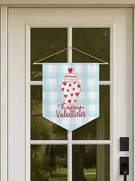 Porte-accroche de la Saint-Valentin - Pot à gingembre en forme de cœur pour la vente par The Navy Knot