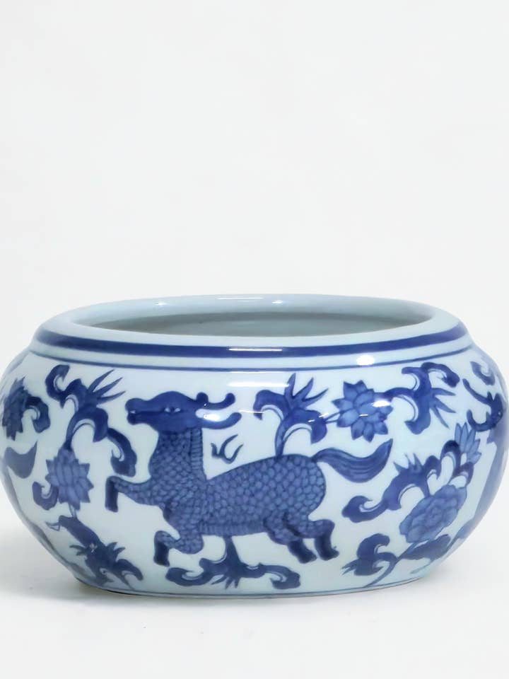 Round Planter, Chinoiserie Deer Design, Blue and White for wholesale by AA Importing