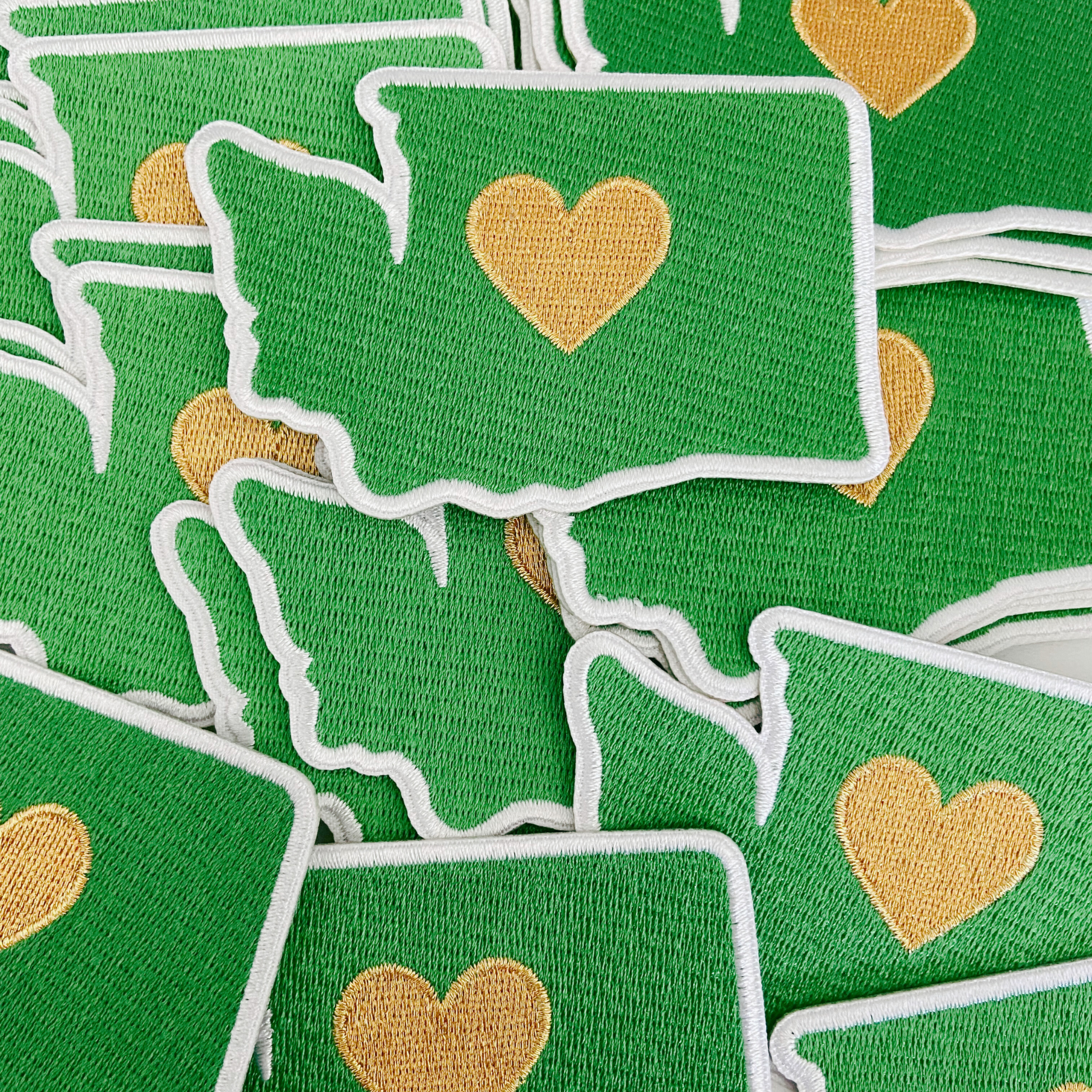 TEELUX - Wholesale Patch - 3" Washington state w Metallic Gold Heart -  Embroidered Hat Patch1