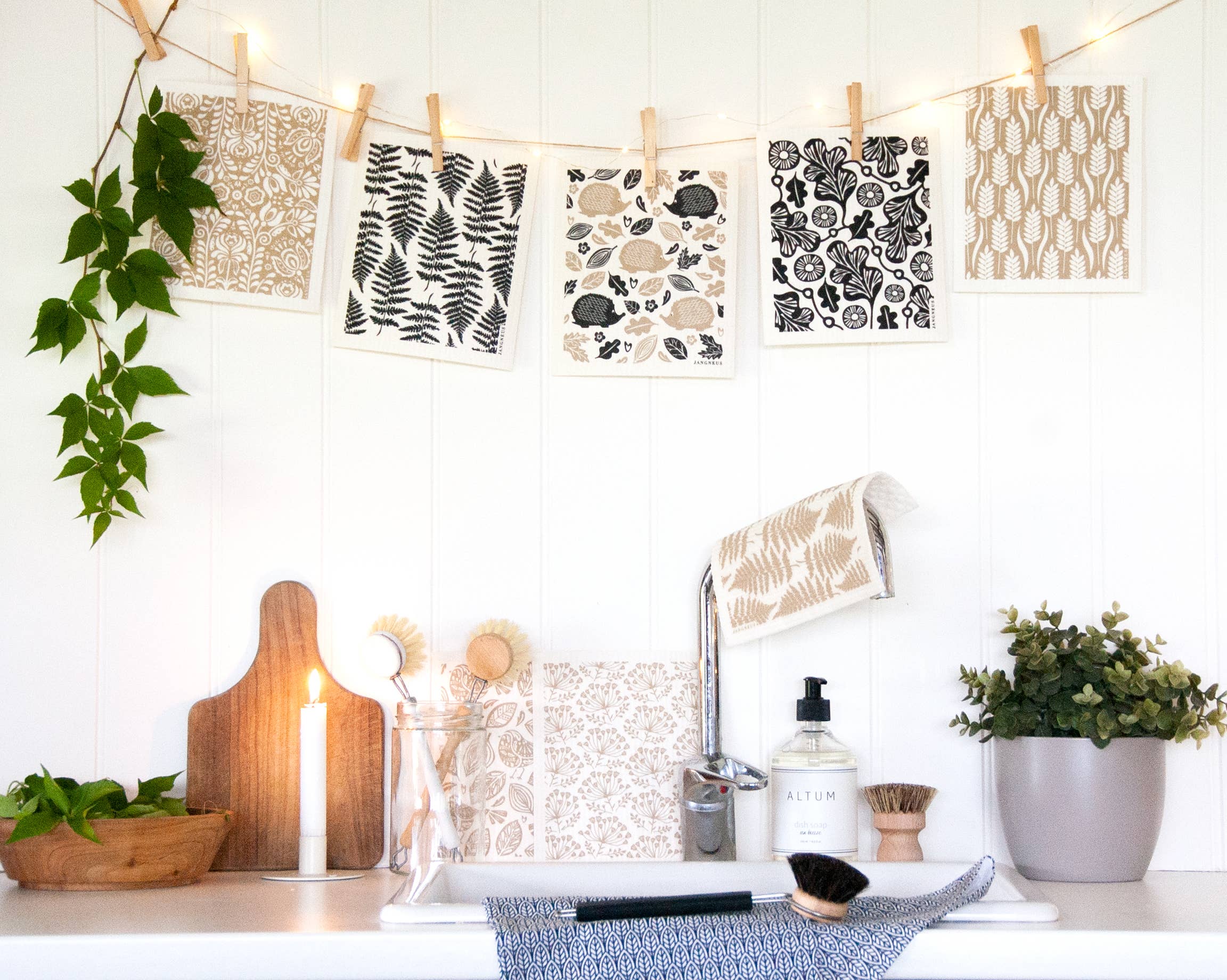 Swedish Dishcloth - Oak Leaf - Black for wholesale on Faire2