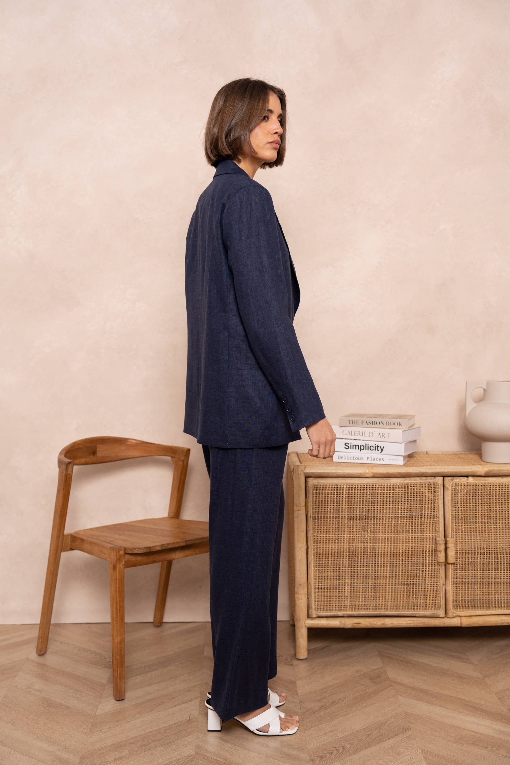 Attentif Paris - Venta al por mayor Blazer - Mujer - [De lino] Chaqueta blazer de corte recto en lino de calidad superior32