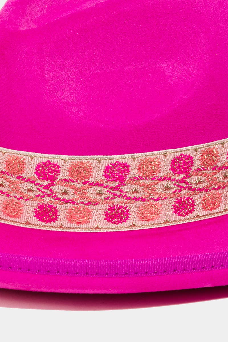 Collections by Fame Accessories - Wholesale Fedora - Dames - Fedora hoed met geborduurde band in Boho2