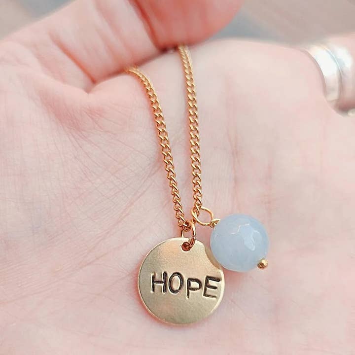 COLLANA CINZIA MEDIA IN OTTONE CON INCISIONE per la vendita all'ingrosso da parte di Loti jewels