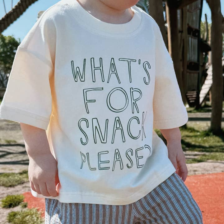 T-shirt Gráfica Infantil de Tamanho Grande | O Que Há Para Lanche, Por Favor? por atacado de SimplyExtraJordanary