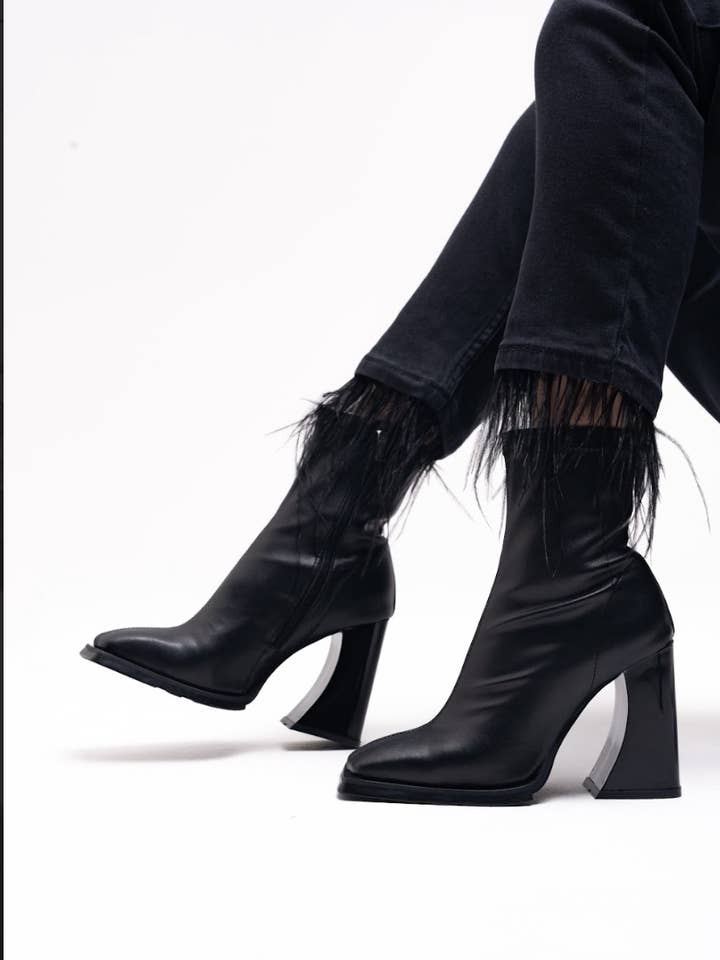 Soft Square Heeled Ankle Boots Carrie for wholesale by Nenya Fashion Limited