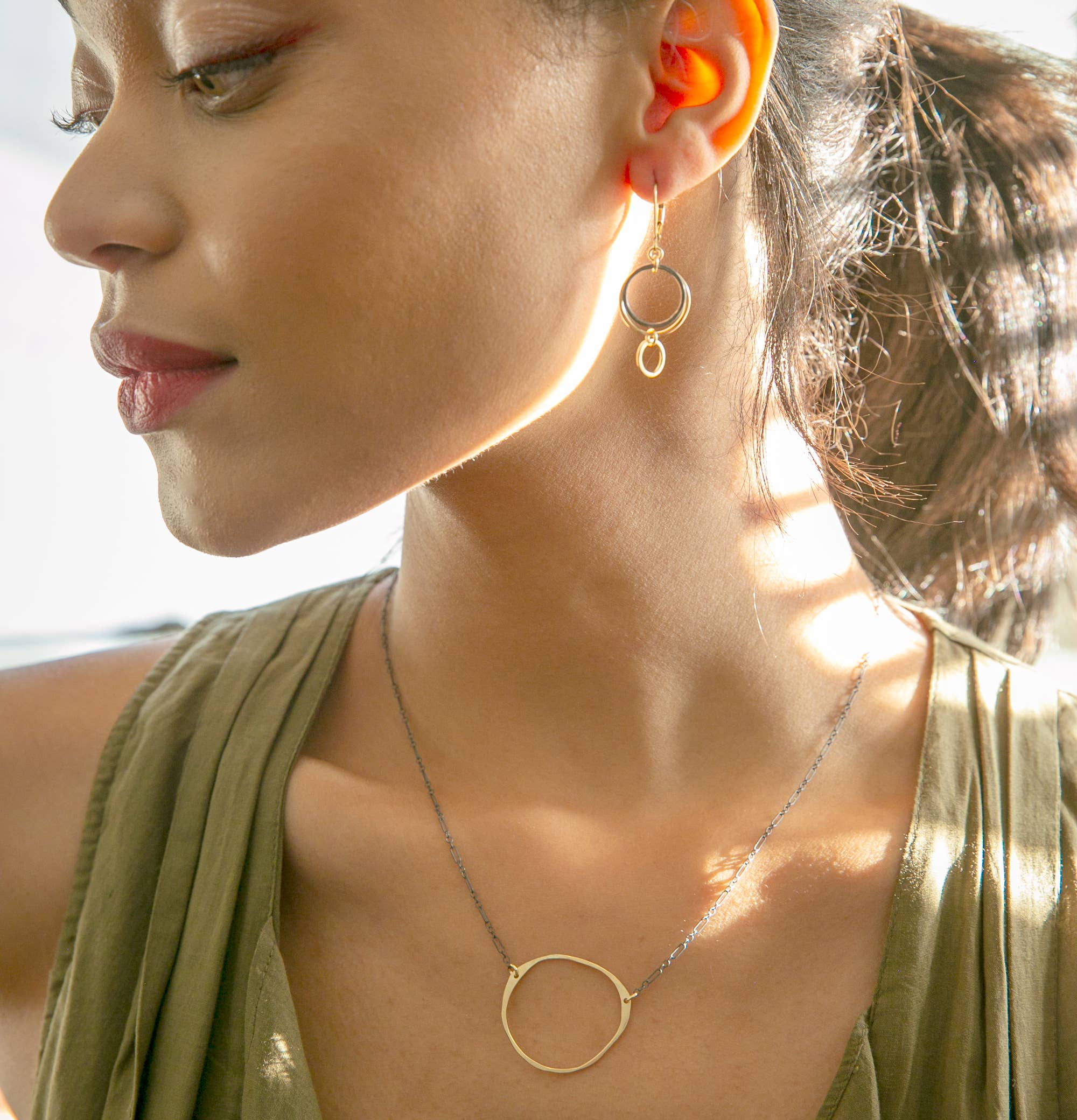 Freshie & Zero - Wholesale Pendant/Charm Necklace - Antique Stone Hammered Gold Oval Black Chain Necklace2