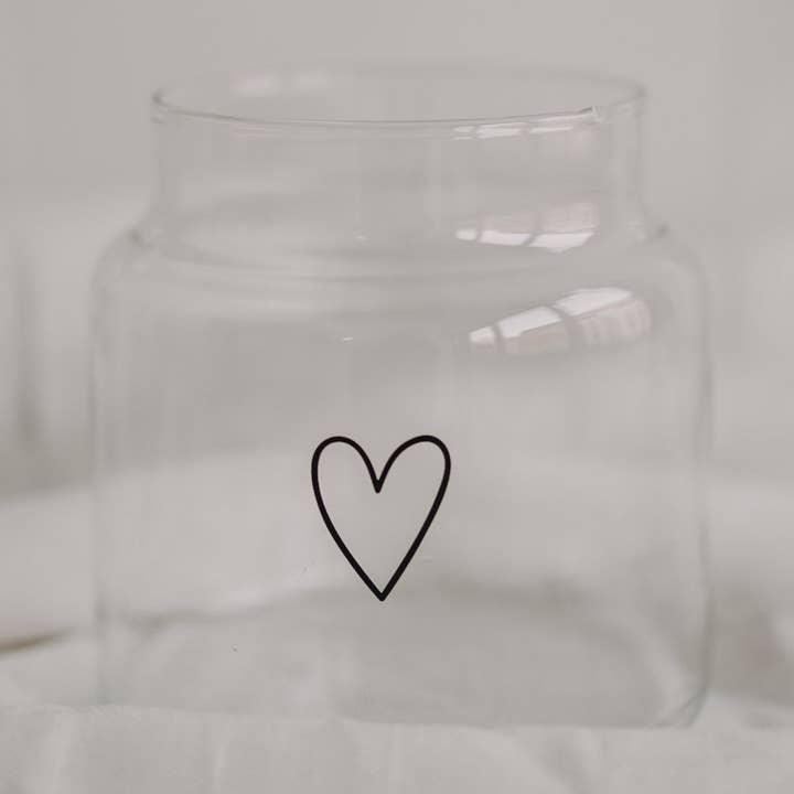 Middelgrote glazen vaas met hartmotief (per 6 stuks) voor wholesale door Eulenschnitt