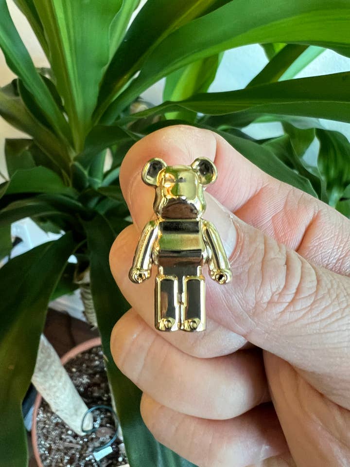 Bear Silhouette gouden 3D-pin voor wholesale door Hype Pins