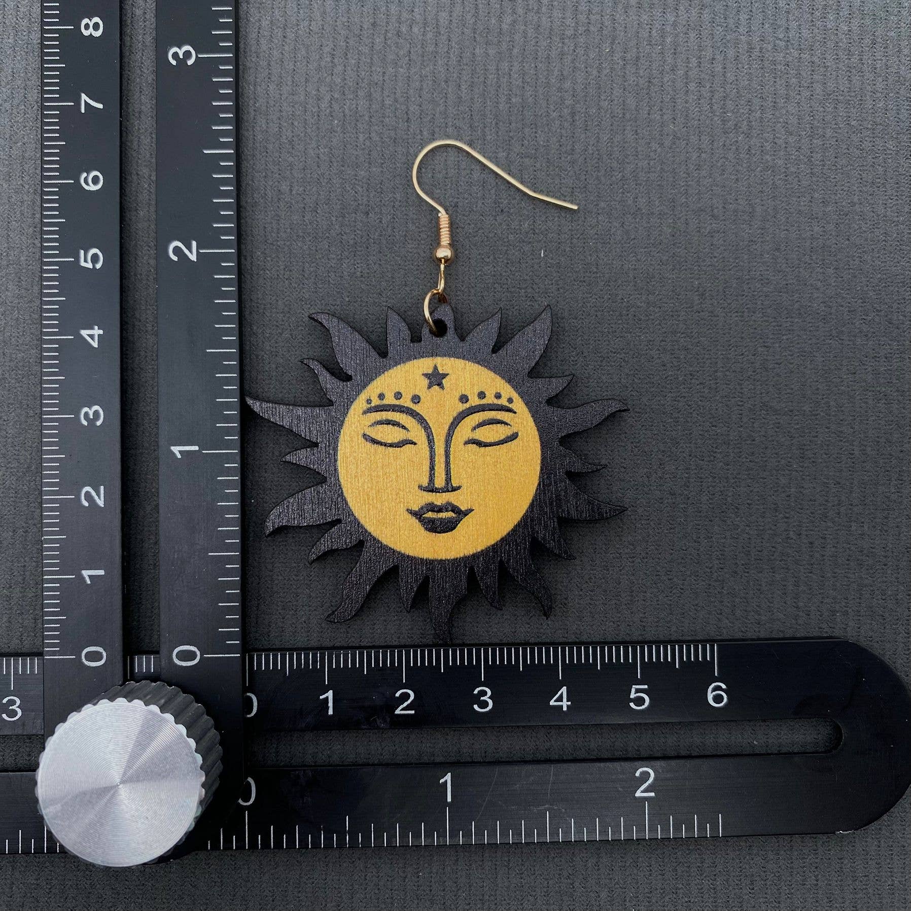 Mio Queena - Wholesale Dangle Earrings - Face Sun Shape Pendant Double Sided Wooden Earrings - MS2