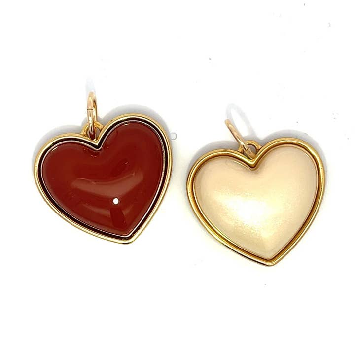 Pendentif en forme de cœur en émail rempli d'or 18 carats (A297) pour la vente par MIA Jewelry