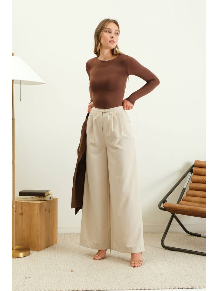 The Workshop Studio - Wholesale Knit Top - Women's - ROUND NECK LONG SLEEVE FITTED KNIT TOP