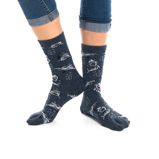 V-Toe Socks, Inc - Vente Chaussettes – unisexe - Chaussettes Tabi à gros orteils gris à bout fendu en V3