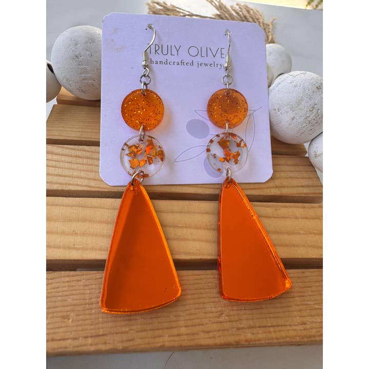 Truly Olive – Brincos de argola por atacado – Brincos de Queda com Confetti de Acrílico Laranja5