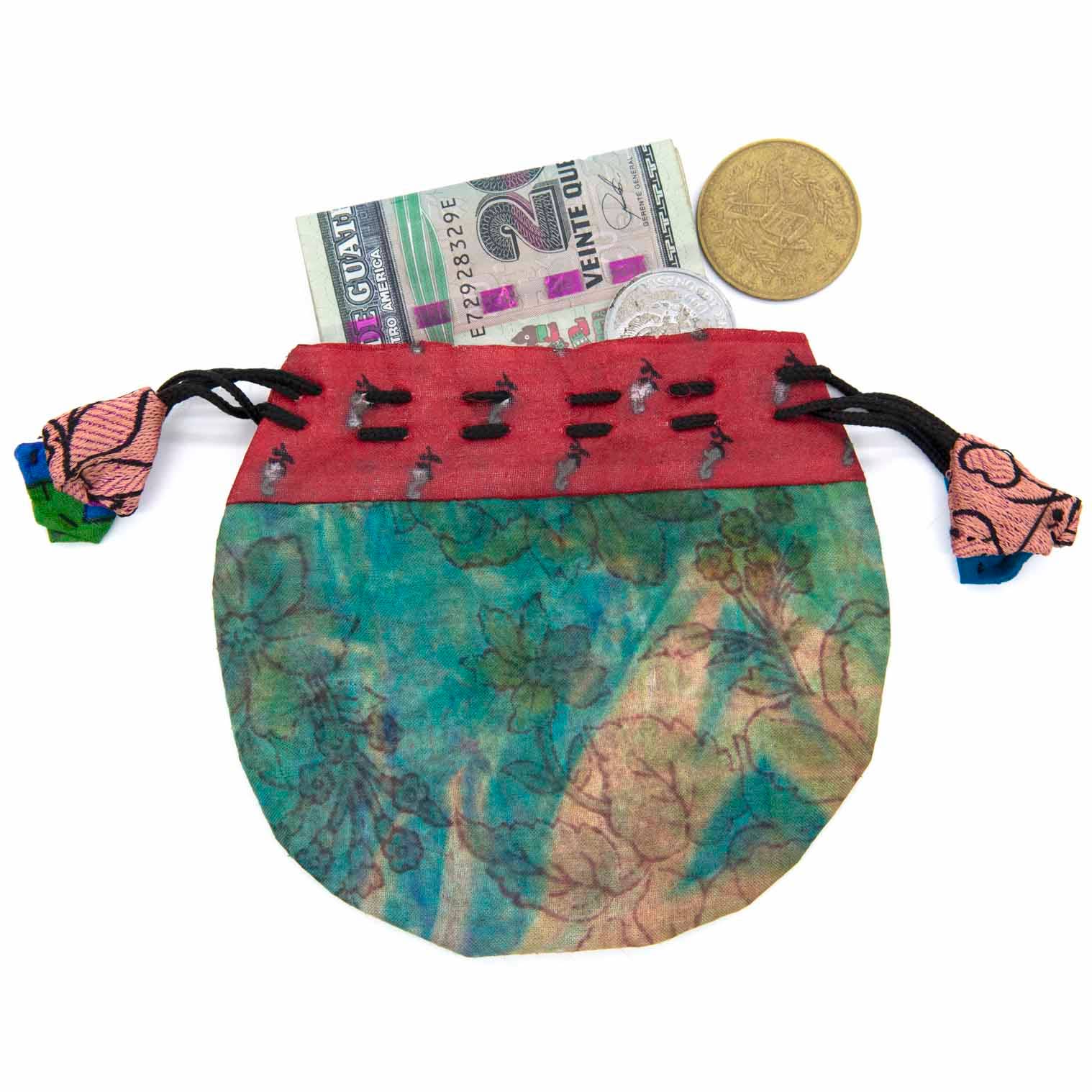 Multi Pochette à cordon en sari recyclé en vente sur Faire2