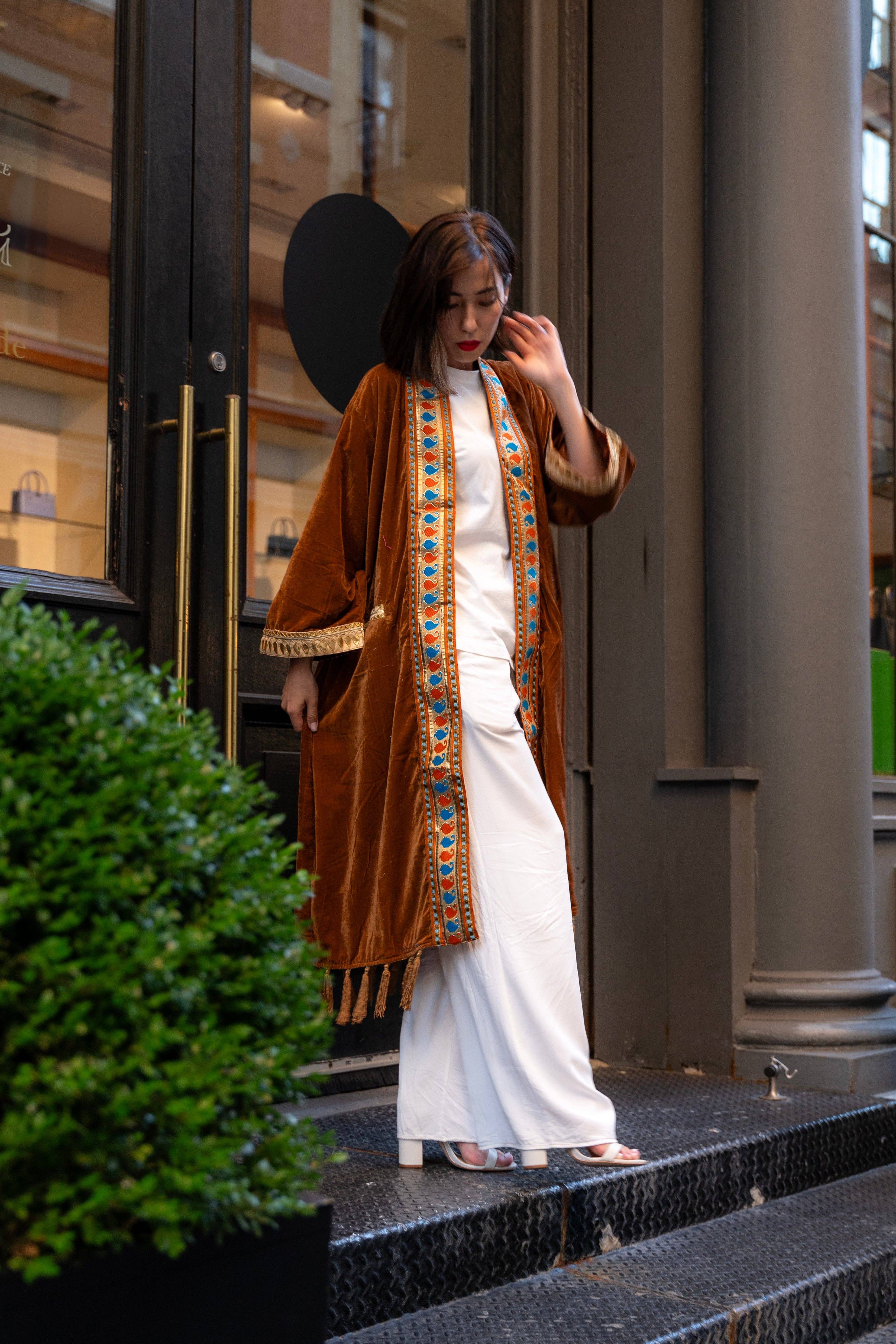 StandAwt - Wholesale Kimono – Women's - Velvet Kimono - Hazel