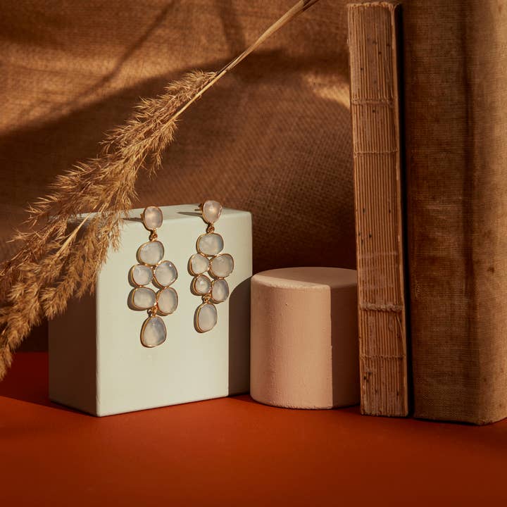 Die Happy Grapes Ohrringe für den Großhandel von Christine Bekaert, Jewelry that tells a story