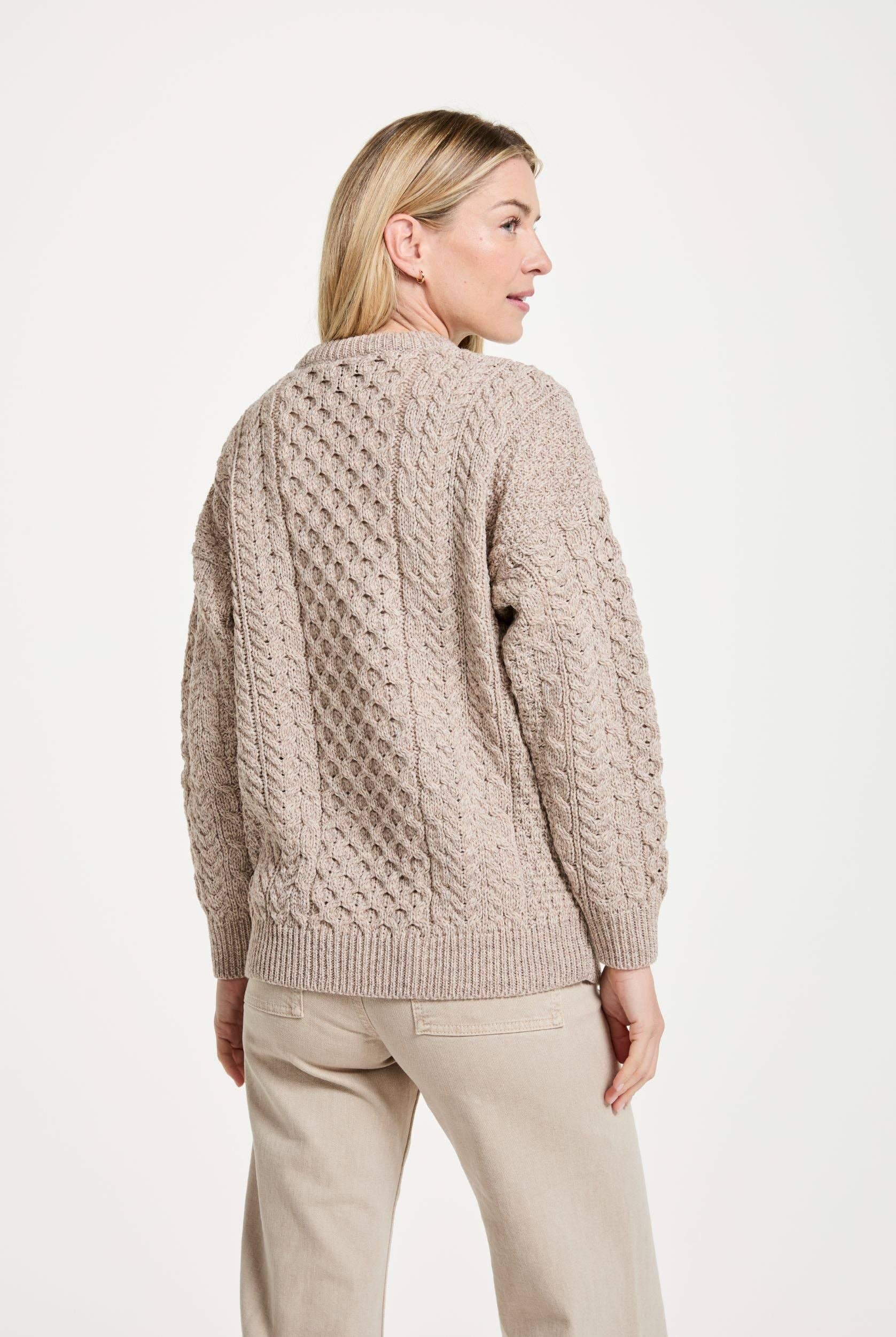 Aran Woollen Mills - Vente Cardigan – femme - Cardigan pour femme en laine mérinos Aran d’Achill Island - Avoine2