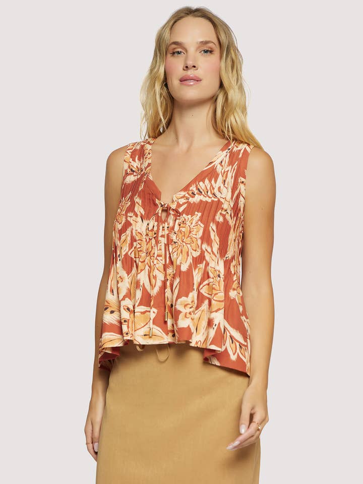 Haut Terra Di Siena - Floral d'été à col en V sans manches pour la vente par Lost + Wander