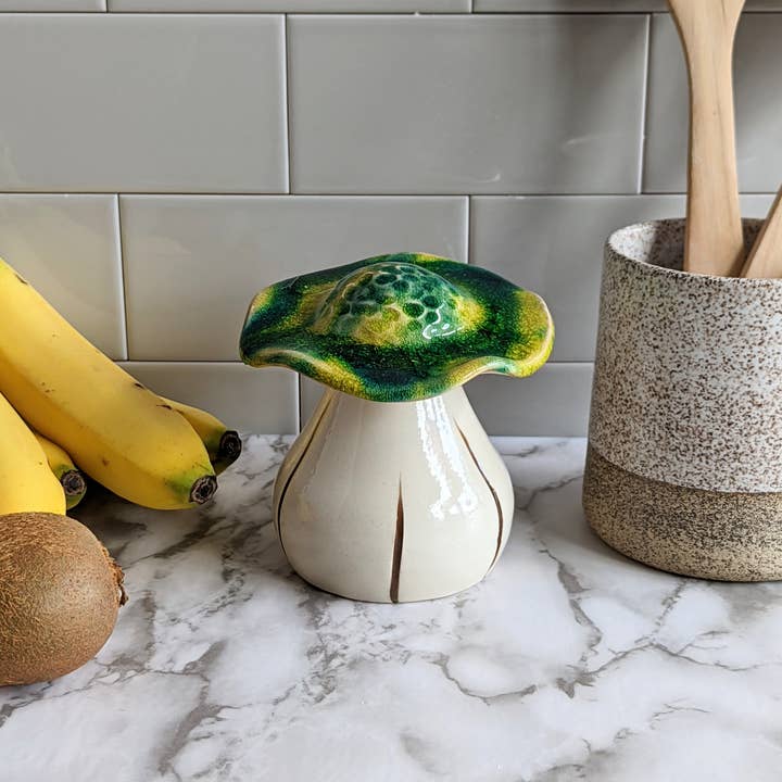 Amaranth Stoneware Ltd - Wholesale Fruit Basket - Shroom of Doom - Fruit Fly Trap1