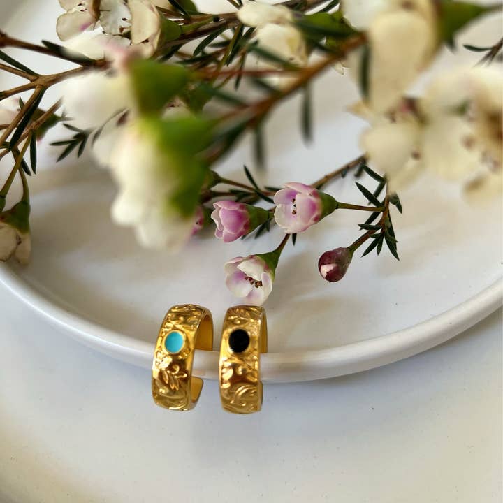 Christina Christi – Großhandel Cocktail-/Statement-Ring – Statement-Ringe mit Steinen, breite goldfarbene handgefertigte Ringe3