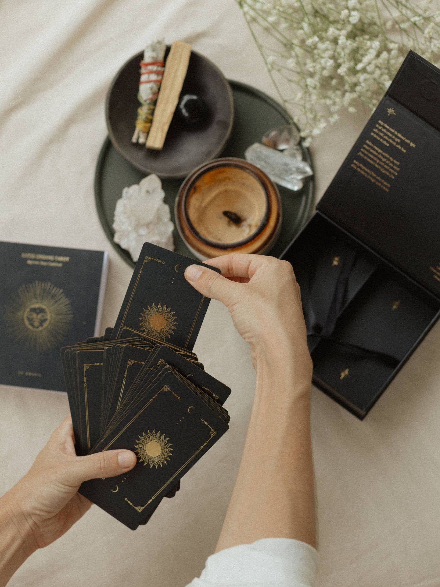 ST SOLEIL - Wholesale Tarot/Oracle Card - Lucid Dreams Beginners Tarot Deck EDIV, Black Eclipse3