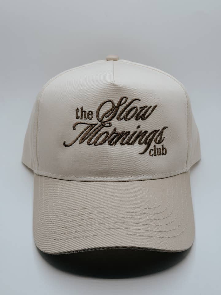 Langsomme Morgener Klub Broderet Trucker Hat for engroshandel hos Nash & Co.