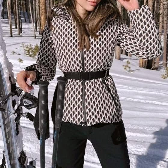Rosa Clothing - Wholesale Coat - Women's - Printed hooded ski padded quilted jacket with belt10