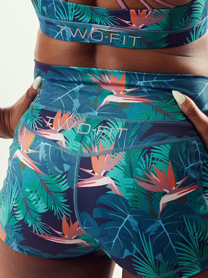 Paraíso: seus shorts Impact por atacado de TWO-FIT