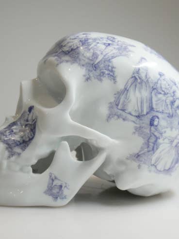 TJ blå skalle skulptur av NoON för wholesale av K.Olin Tribu