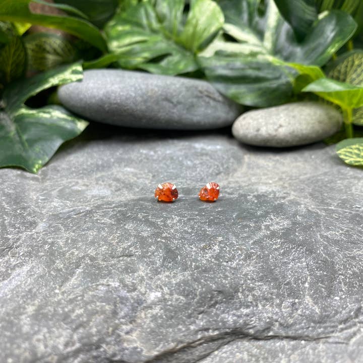Tumlade polerad karneol Sterling Silver Stud örhängen för wholesale av Earth Play Studios