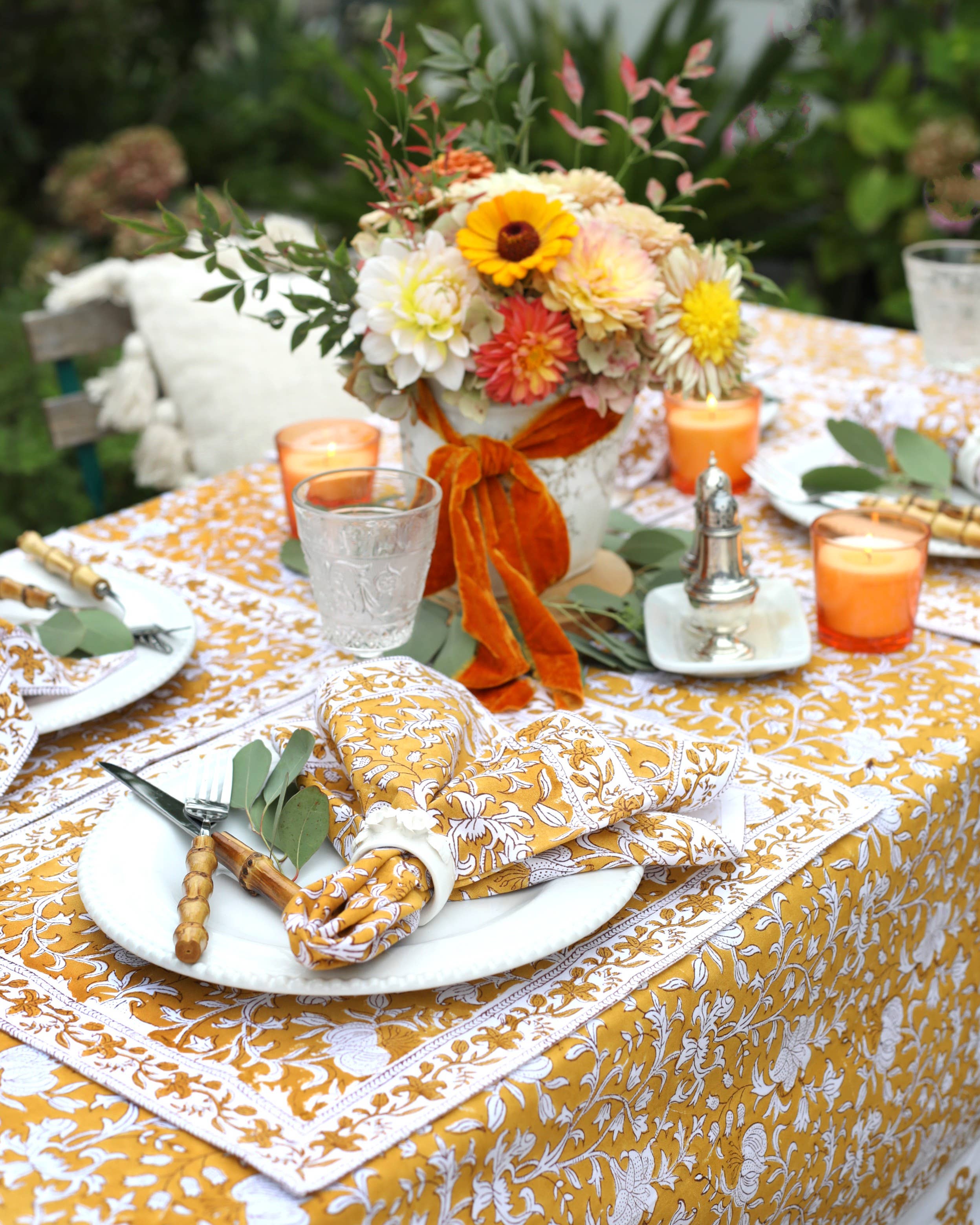 PACIFIC & ROSE TEXTILES - Wholesale Dinner & Cloth Napkin - Napkin Pacho Saffron Floral, Set of 4  2