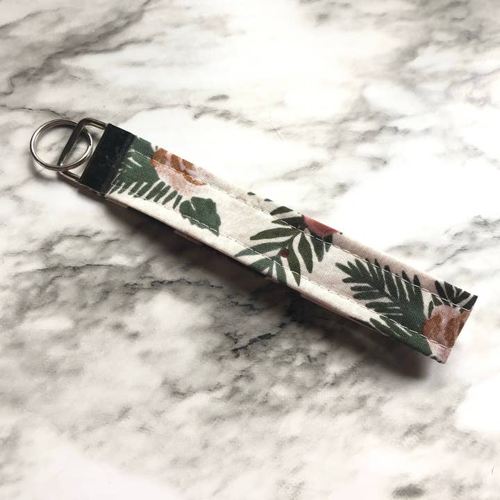 Cream blommig Print tyg armband nyckelring, nyckel fob för wholesale av MDStickerShop