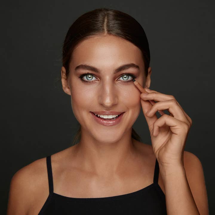 Brun Eyeliner för wholesale av SproutWorld