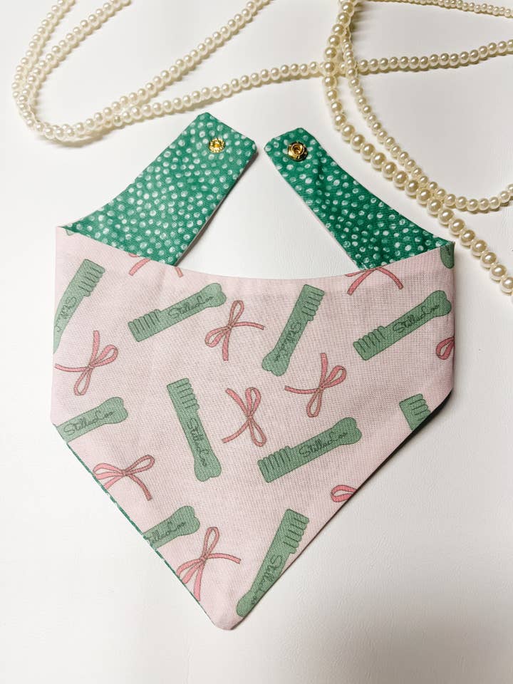 Bandana per Cani Rosa Greenies, Colletto Reversibile con Bottoni a Pressione per la vendita all'ingrosso da parte di StellaLoo