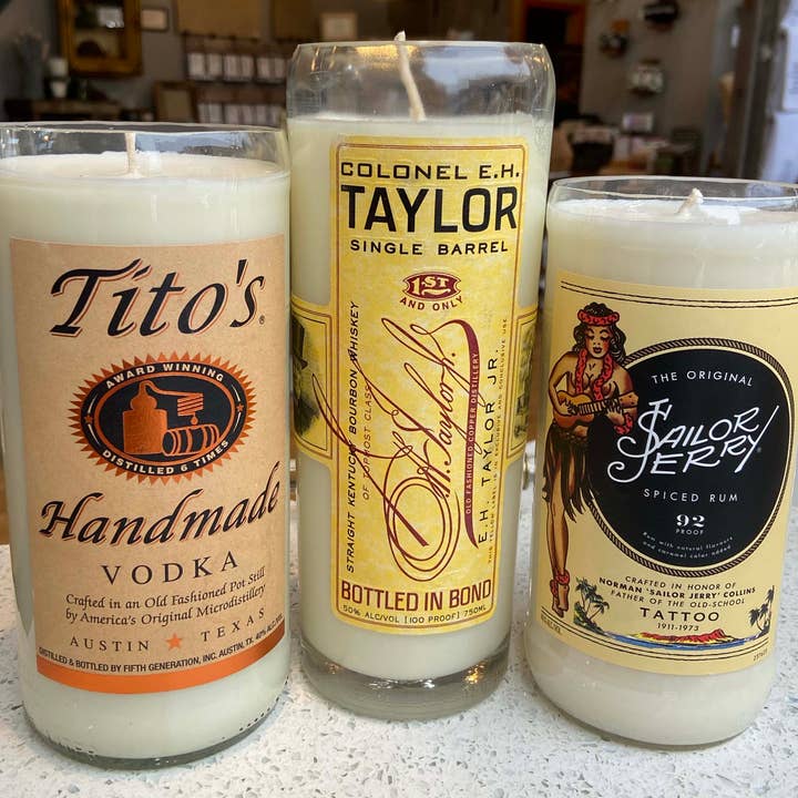 Feather and Flame Candle Co. - Wholesale Pot/gevulde kaars - Liqour fles kaarsen1