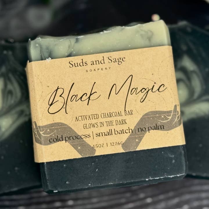 Suds and Sage - Vente Pains de savon - Magie Noire | Brille dans le Noir0
